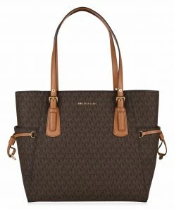 MICHAEL MICHAEL KORS Grained Leather Voyager Tote Bag